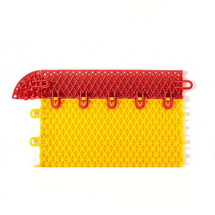 Interlocking suspended floor mat