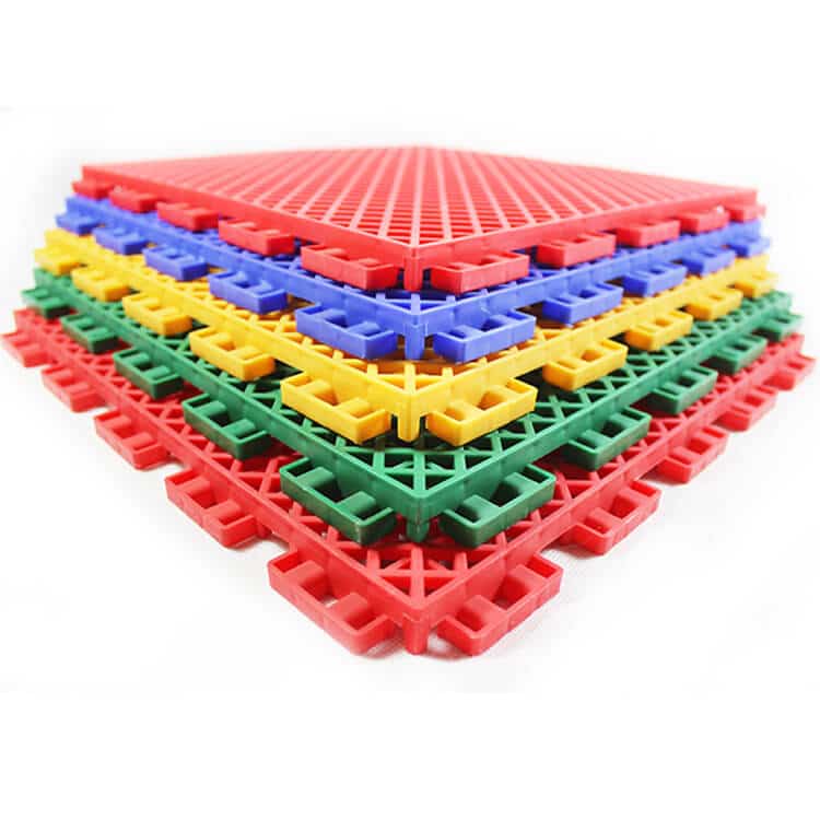 Interlocking suspended floor mat