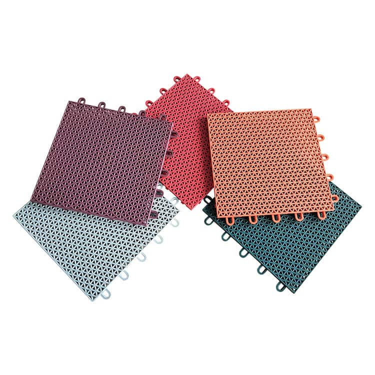 Interlocking suspended floor mat