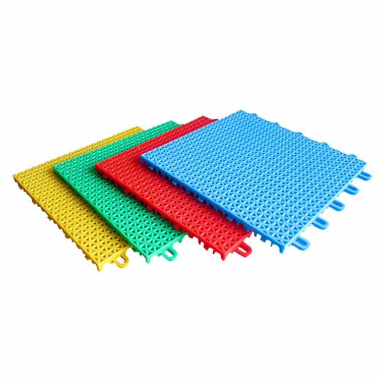 Interlocking suspended floor mat